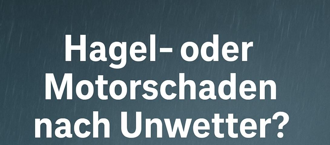 Auto mit Hagelschaden und kaputter Windschutzscheibe steht im Regen – Text: ‚Hagel- oder Motorschaden nach Unwetter? Jetzt Auto verkaufen‘